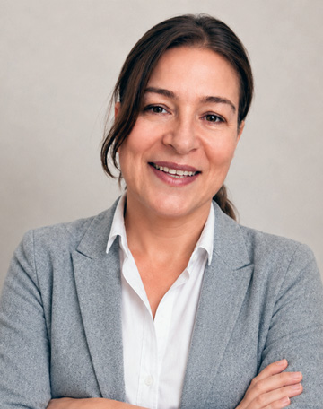 Chiara, native Canadian English teacher